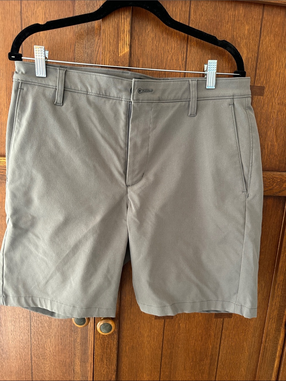 Men's Flat Front Chino Shorts in Gray